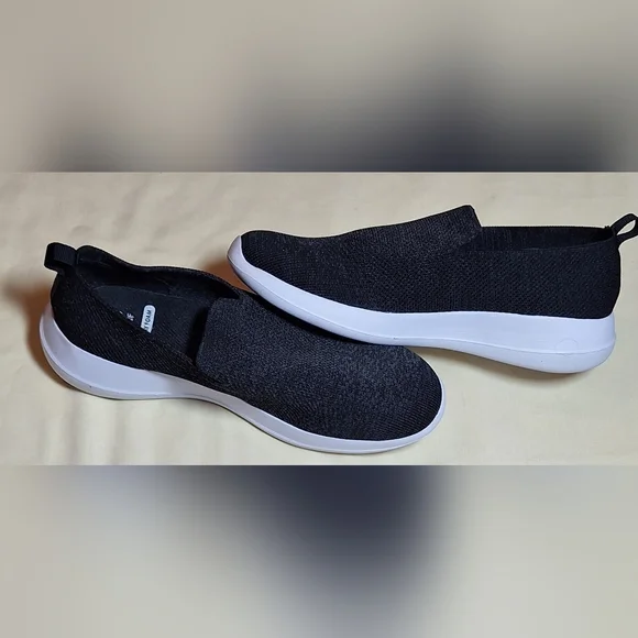 👟ATHLETIC WORKS slip-shoes. Size 8 - Picture 2 of 8